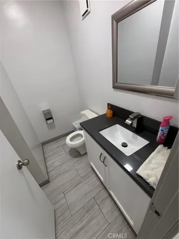 HOA BATHROOM