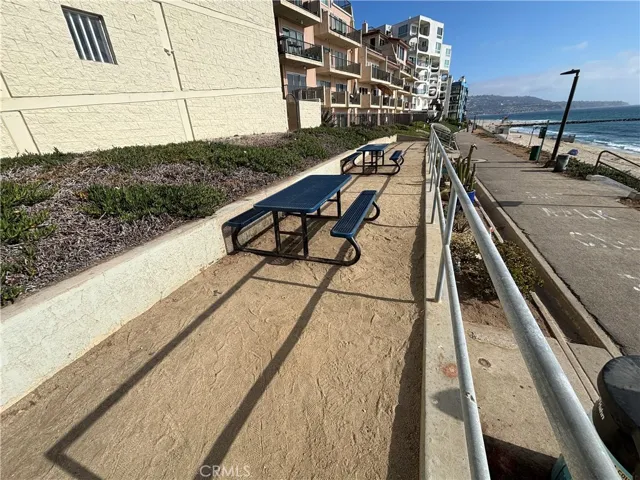 HOA OCEAN FRONT PICNIC AREA