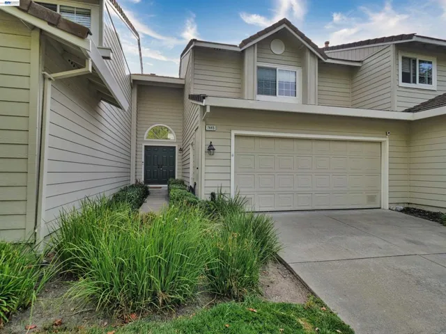 7445 Rolling Hills Cir