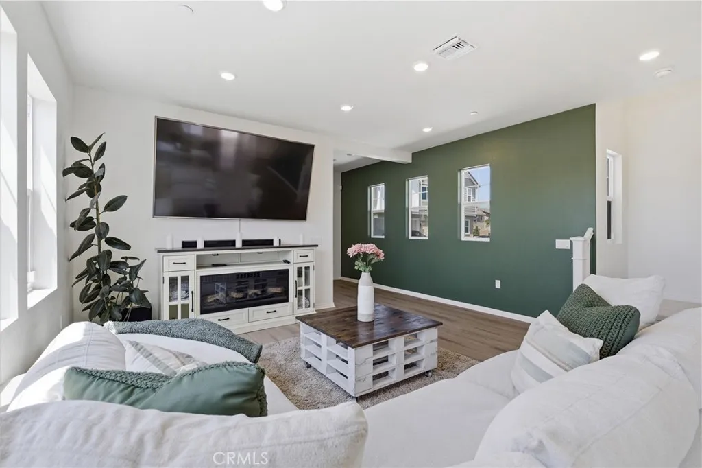 2684 E Towhee, Ontario, California 91761 — photo 5