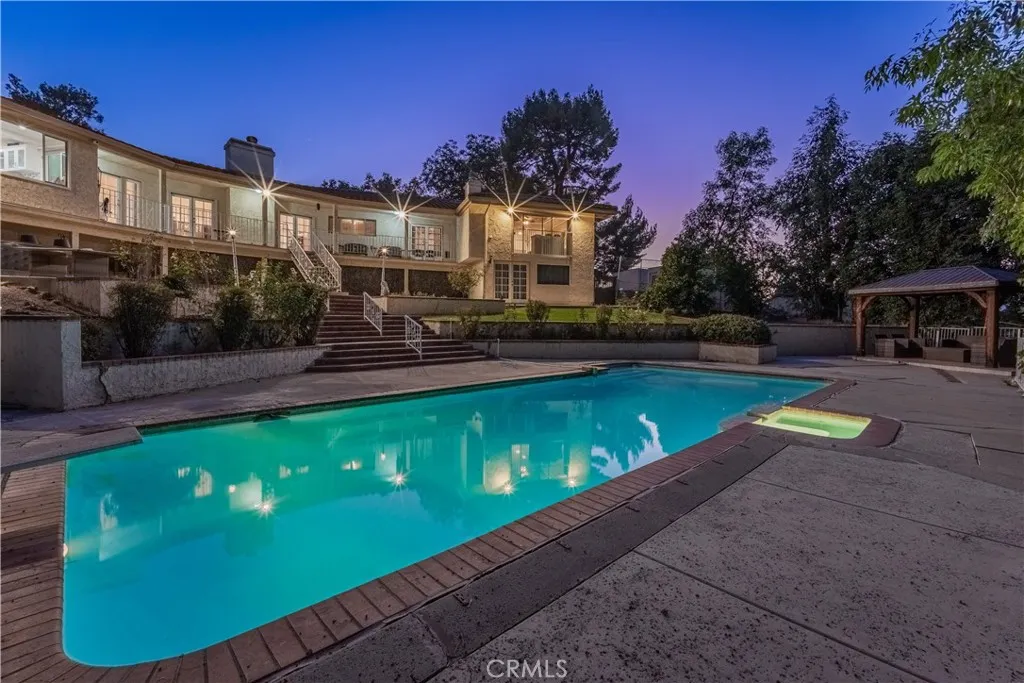 2484 Cameron Ave