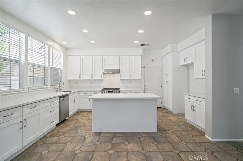 26580 Brickenridge, Murrieta, California 92563 — photo 5