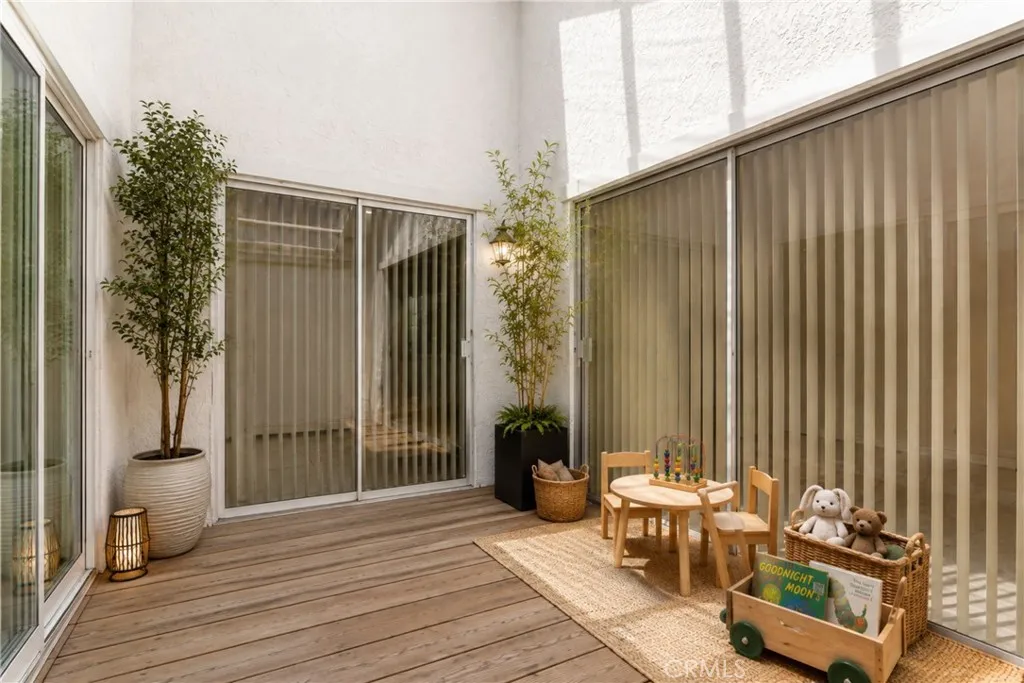 Virtually staged-atrium