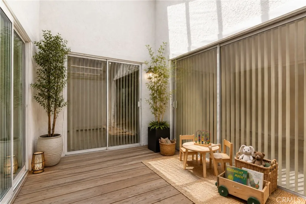 Virtually staged-atrium
