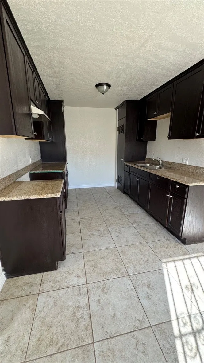 Unit 4 Kitchen