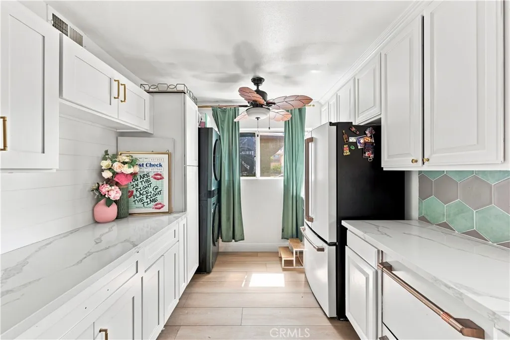 Beautifully updated Kitchen
