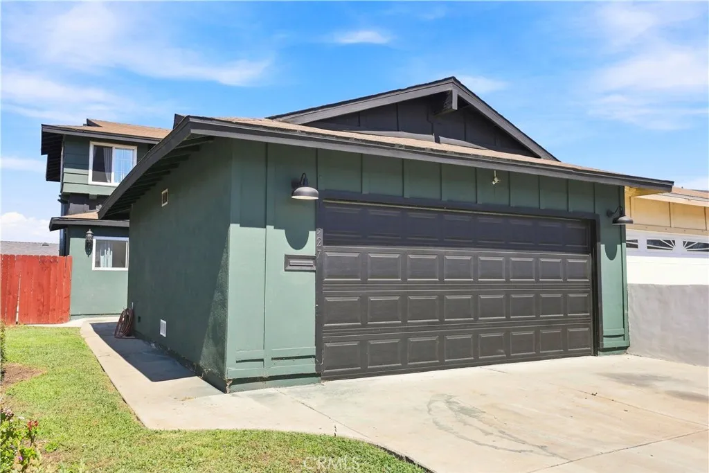 Good sized 2 car garage