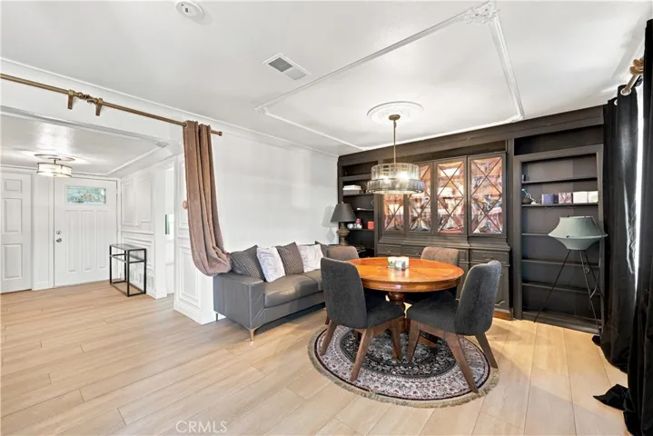 Dining area off kitchen