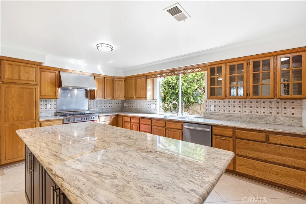14902 Dahlquist, Irvine, California 92604 — photo 5