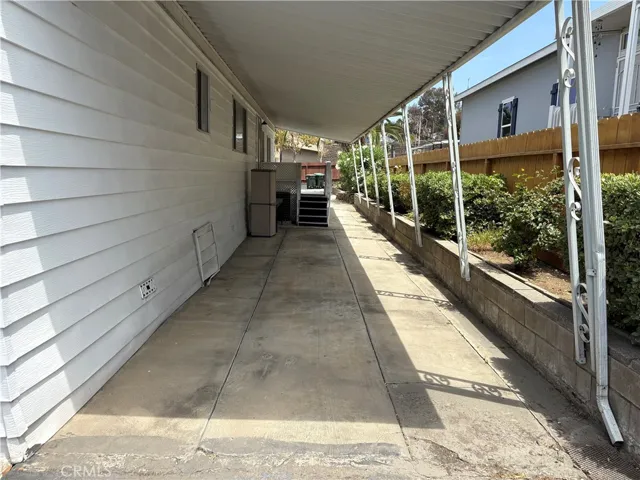 718 Sycamore Avenue 15, Vista, California 92083 — photo 5
