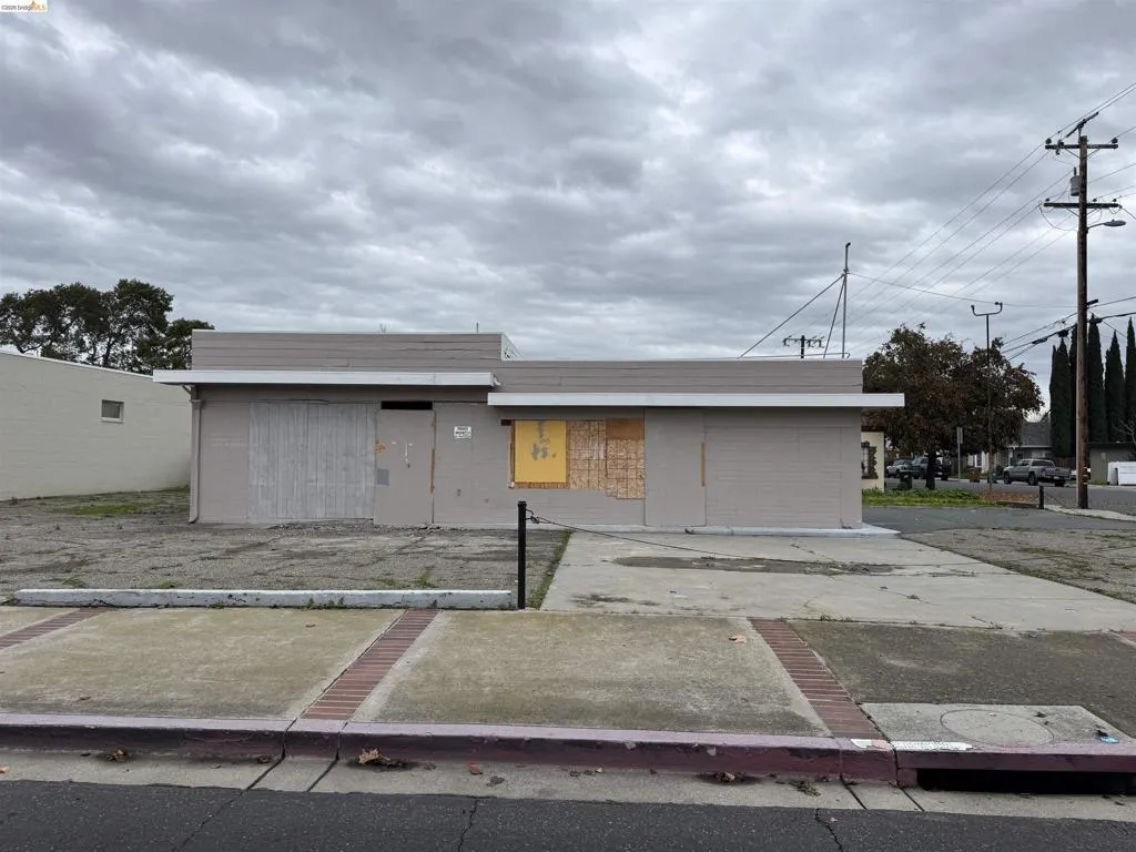 415 G St