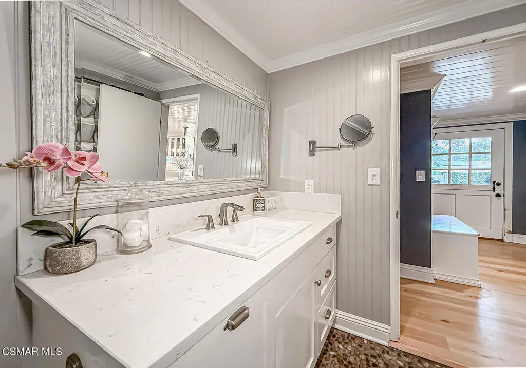 dGuest Bath2