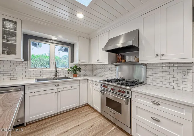 cKitchen and Dining3