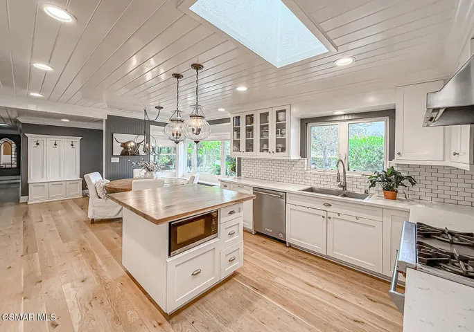 cKitchen and Dining4