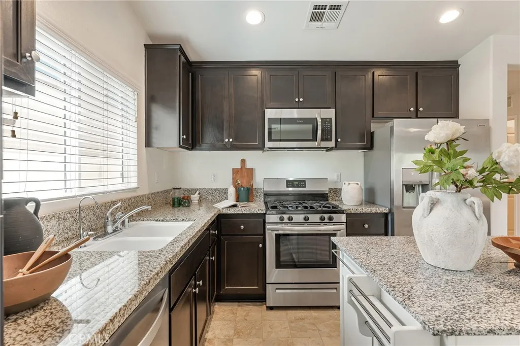 29306 Linden Place, Lake Elsinore, California 92530 — photo 4