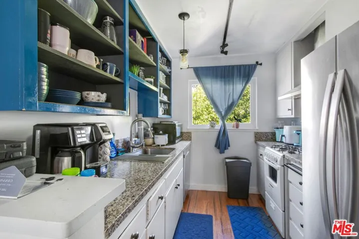7129 Coldwater Canyon Avenue 10, North Hollywood, California 91605 — photo 5