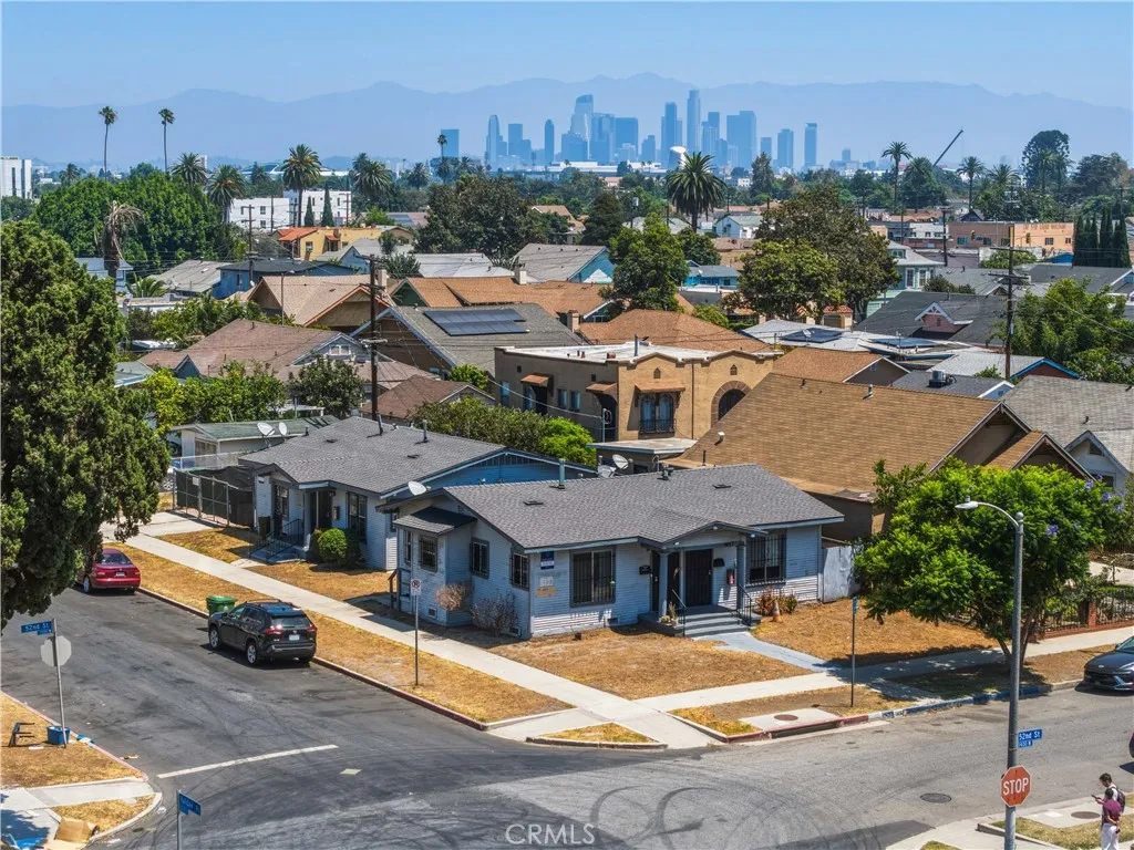 1457 W 52nd