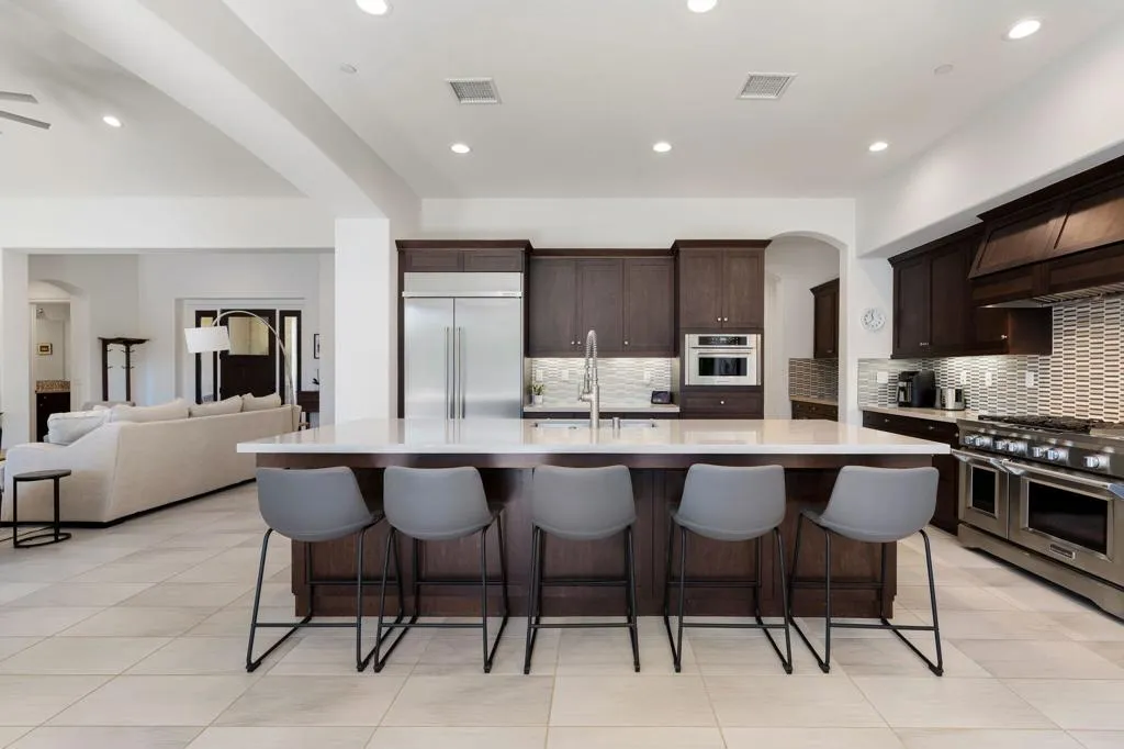20-web-or-mls-NMFourSeasons_OPMG_1125_02
