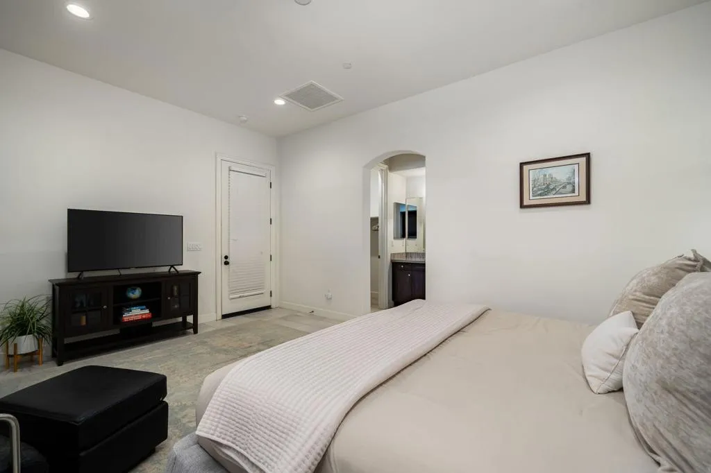 51-web-or-mls-NMFourSeasons_OPMG_1125_05