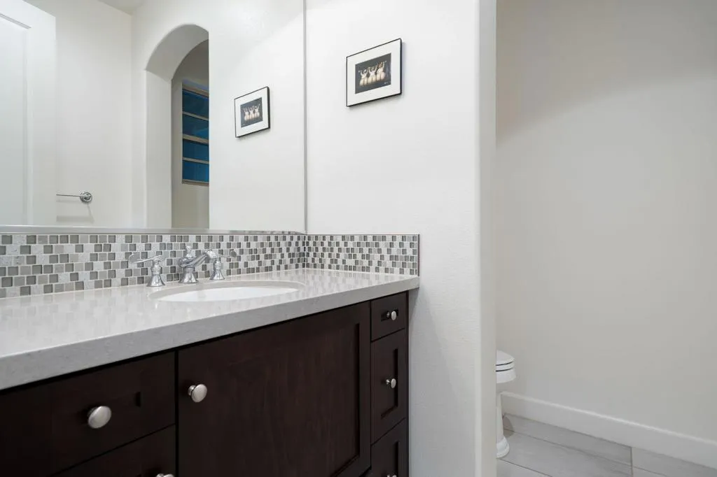 47-web-or-mls-NMFourSeasons_OPMG_1125_04