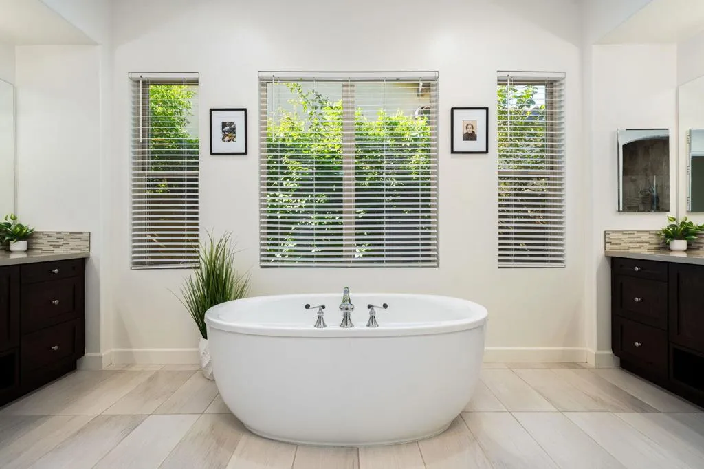 43-web-or-mls-NMFourSeasons_OPMG_1125_04