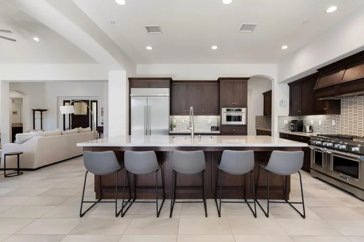 20-web-or-mls-NMFourSeasons_OPMG_1125_02