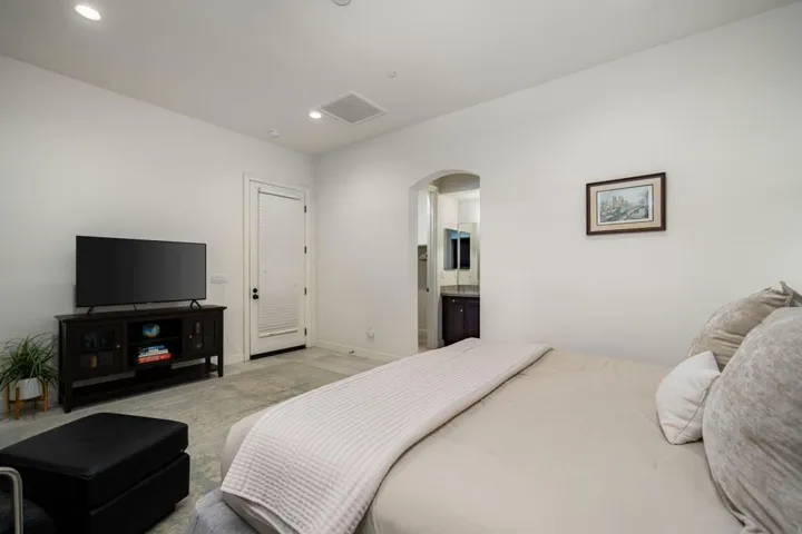 51-web-or-mls-NMFourSeasons_OPMG_1125_05