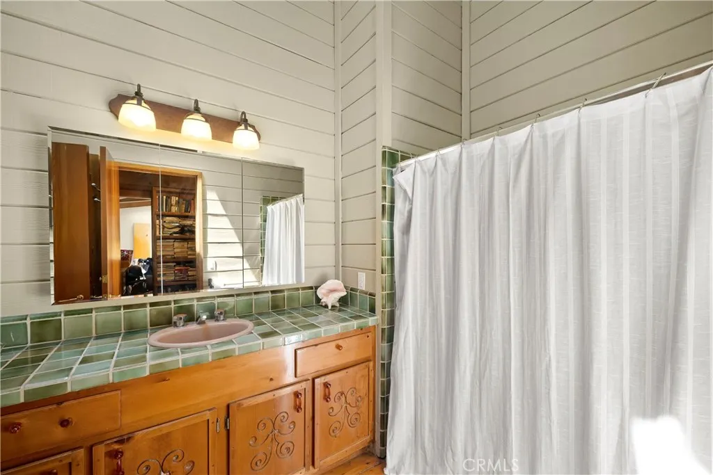Guest bathroom Guest bathroom