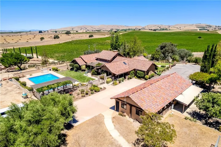 Estate residence