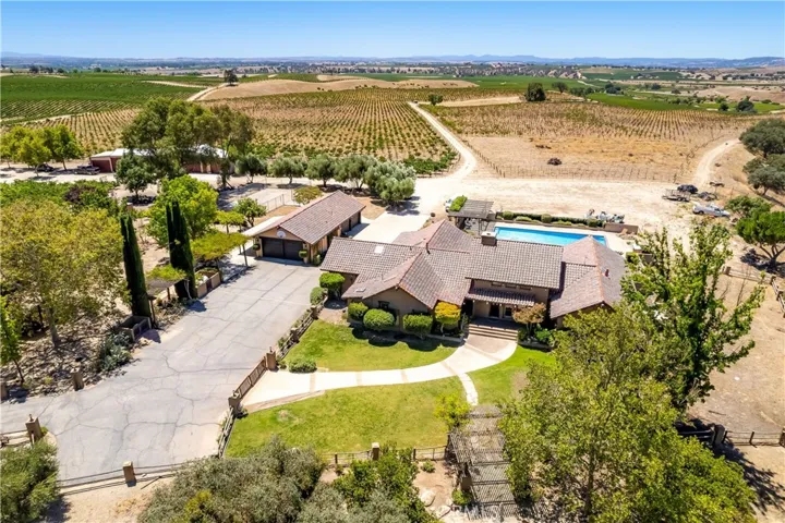 Estate residence