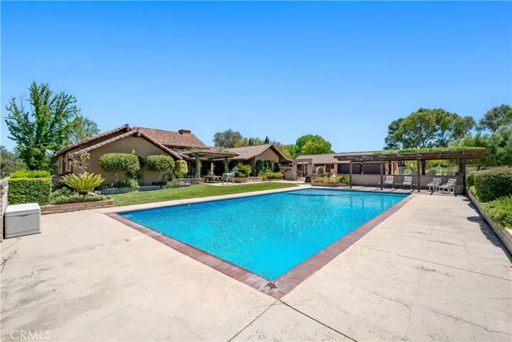 Oversize swimming pool