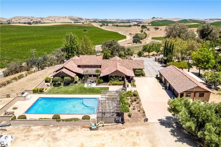 Estate residence