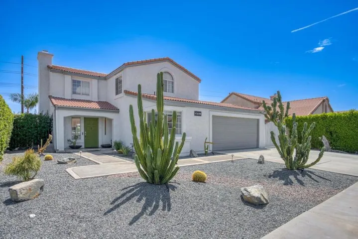 Low maintenance Front Yard