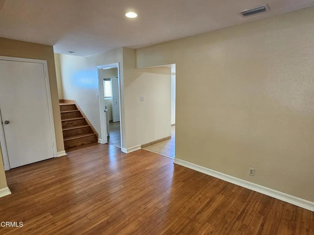 dining toward kitchen