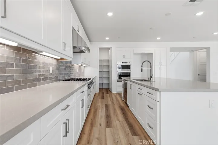 28710 Orange Park Drive, Castaic, California 91384 — photo 4