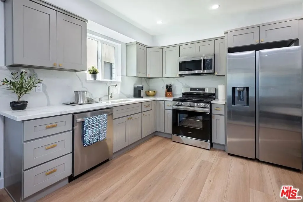 1151 S Ardmore Avenue, Los Angeles, California 90006 — photo 4
