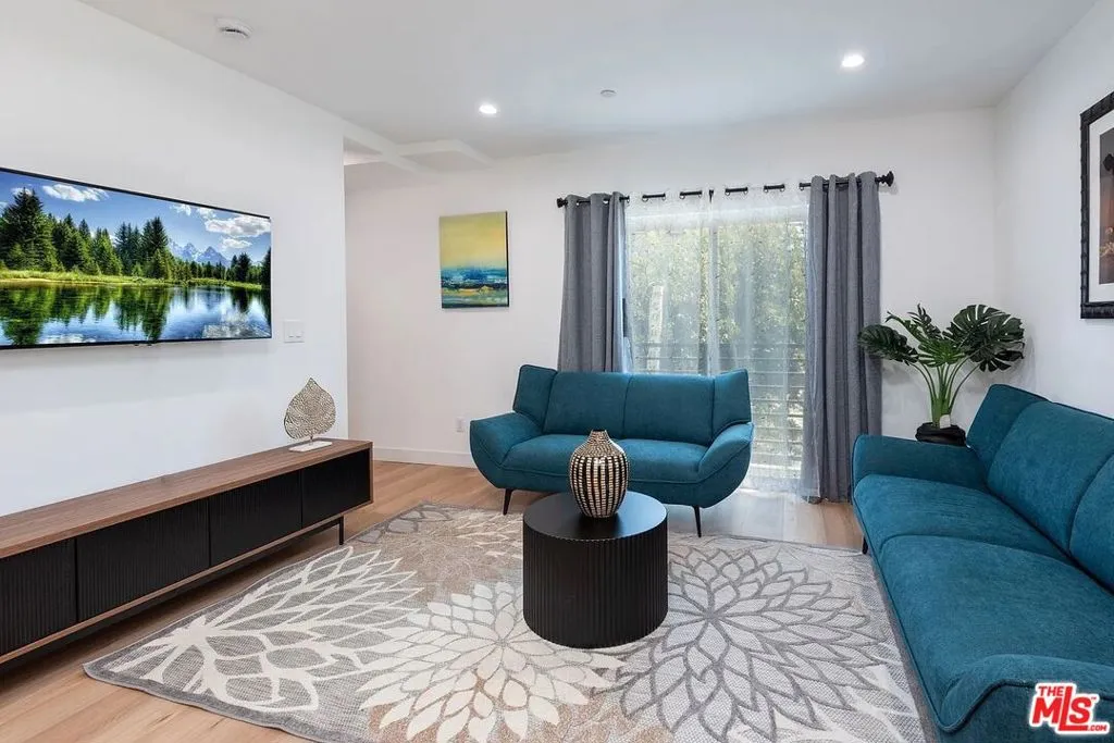 1151 S Ardmore Avenue, Los Angeles, California 90006 — photo 5