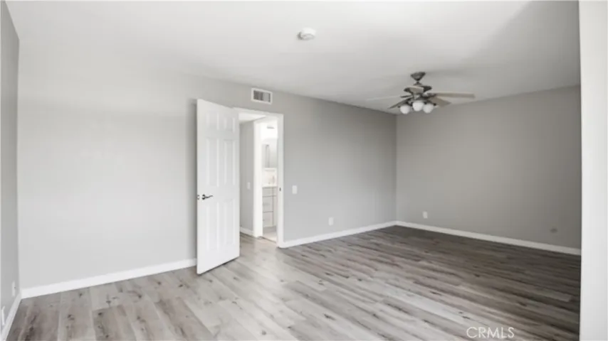 upstirs 2nd bedroom