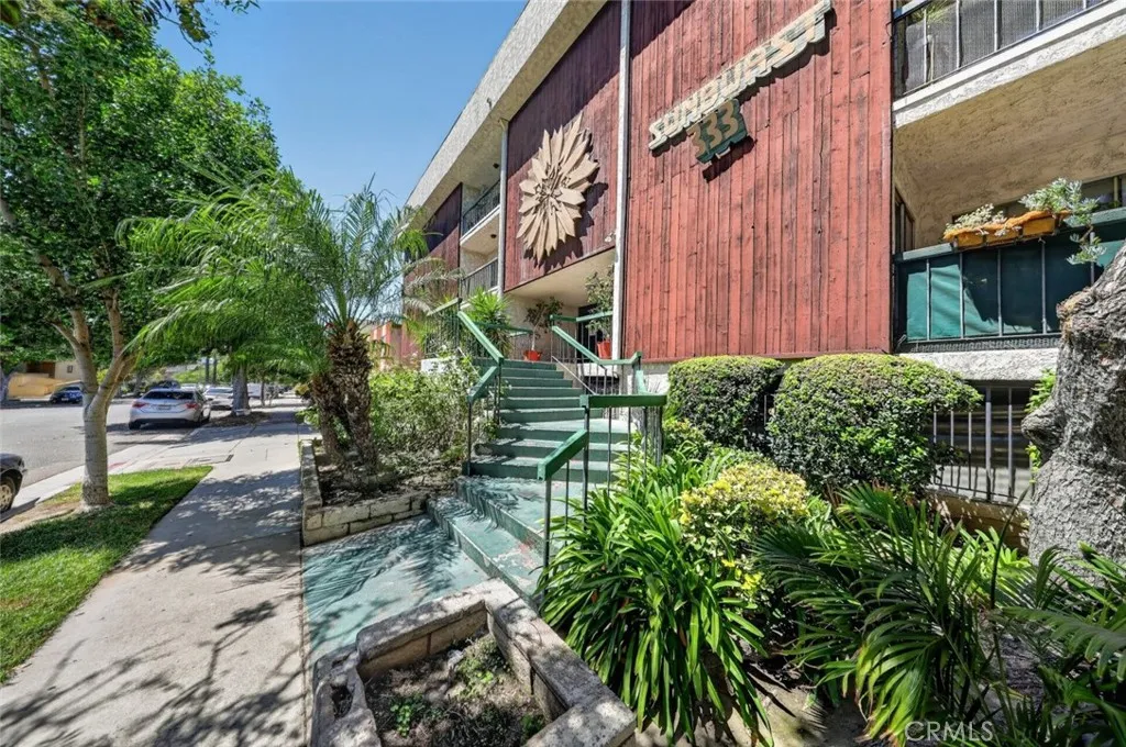 333 Burchett Street 206, Glendale, California 91203 — photo 4