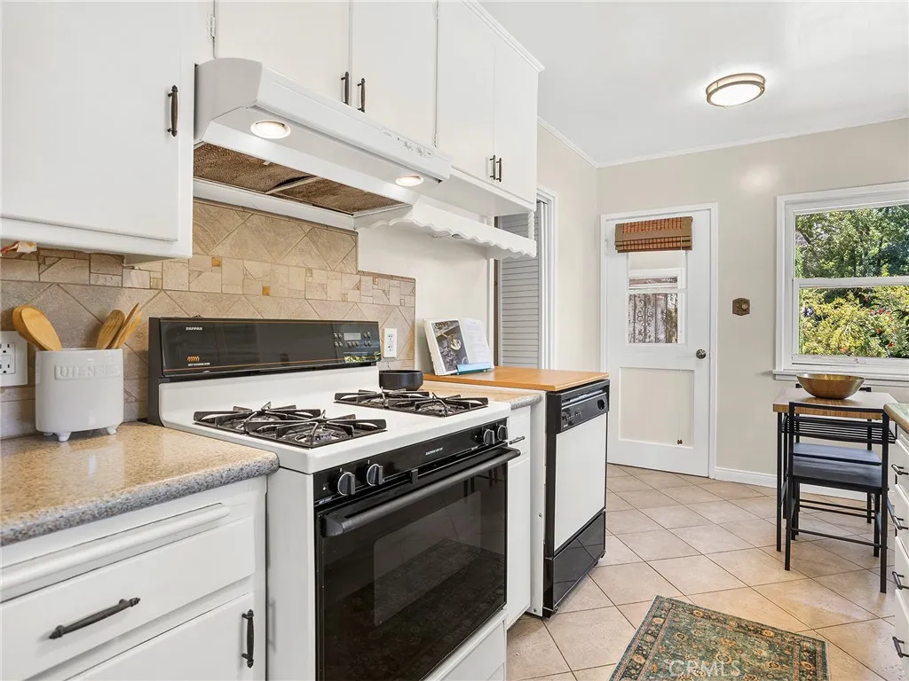 524 S Bel Aire Drive, Burbank, California 91501 — photo 4