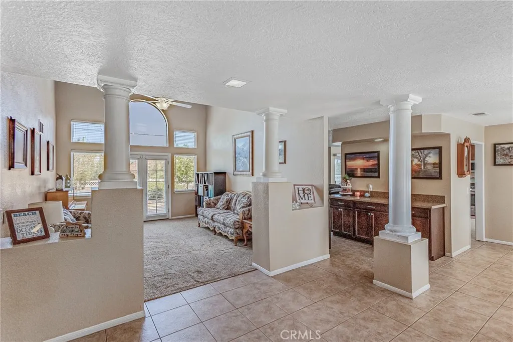 12480 Pocono, Apple Valley, California 92308 — photo 4