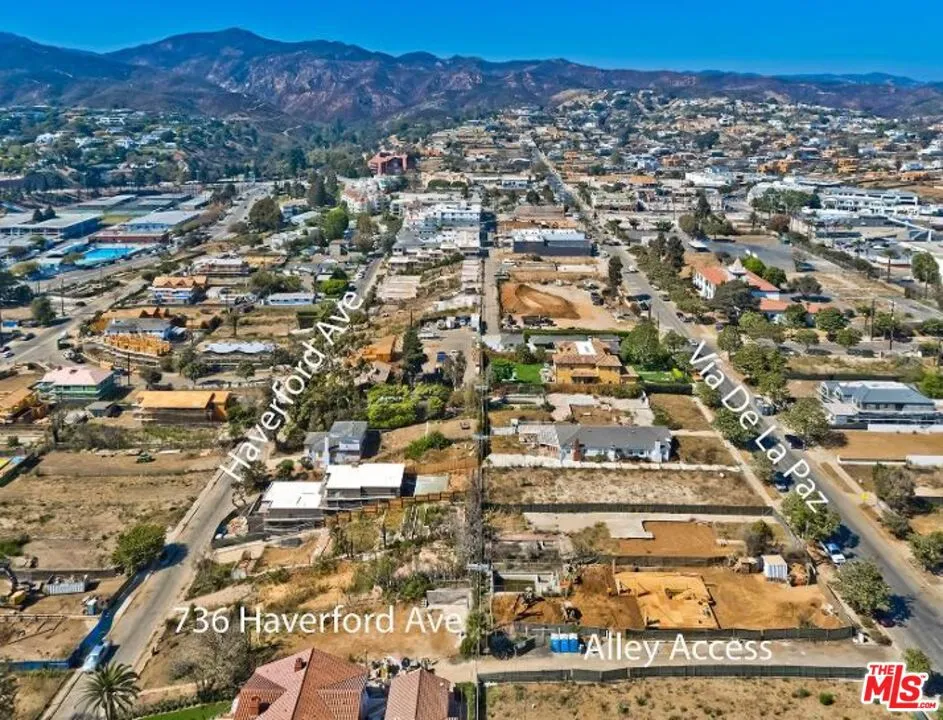 736 Haverford Avenue, Los Angeles, California 90272 — photo 4