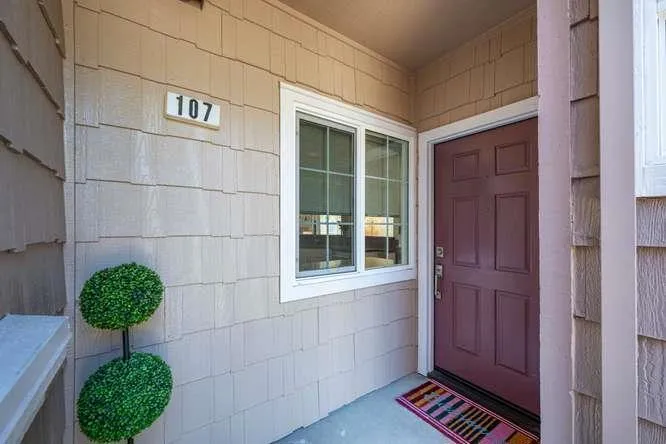 107 Positano Circle 104, Redwood City, California 94065 — photo 4