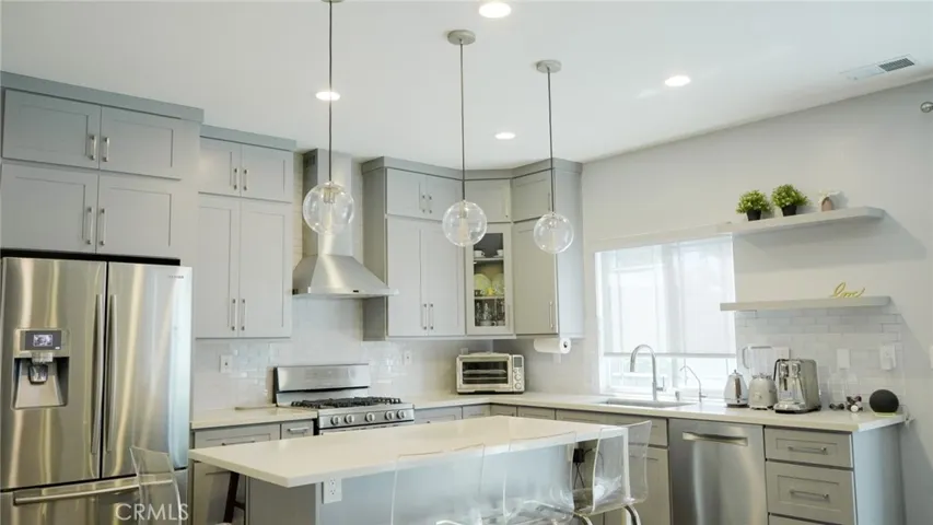 kitchen w appliances