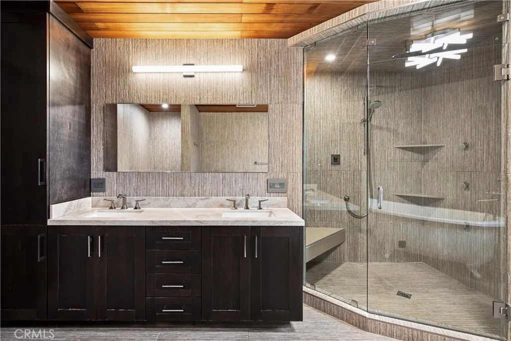 Primary En-Suite Bath Primary En-Suite Bath