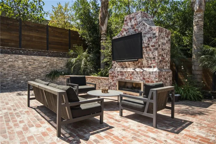 Outdoor Fireplace & TV
