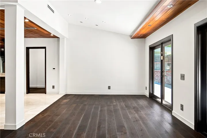 Dining / Flex Area