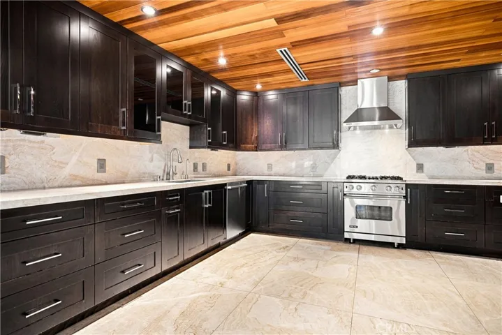 Chef's Kitchen with Viking Appliances