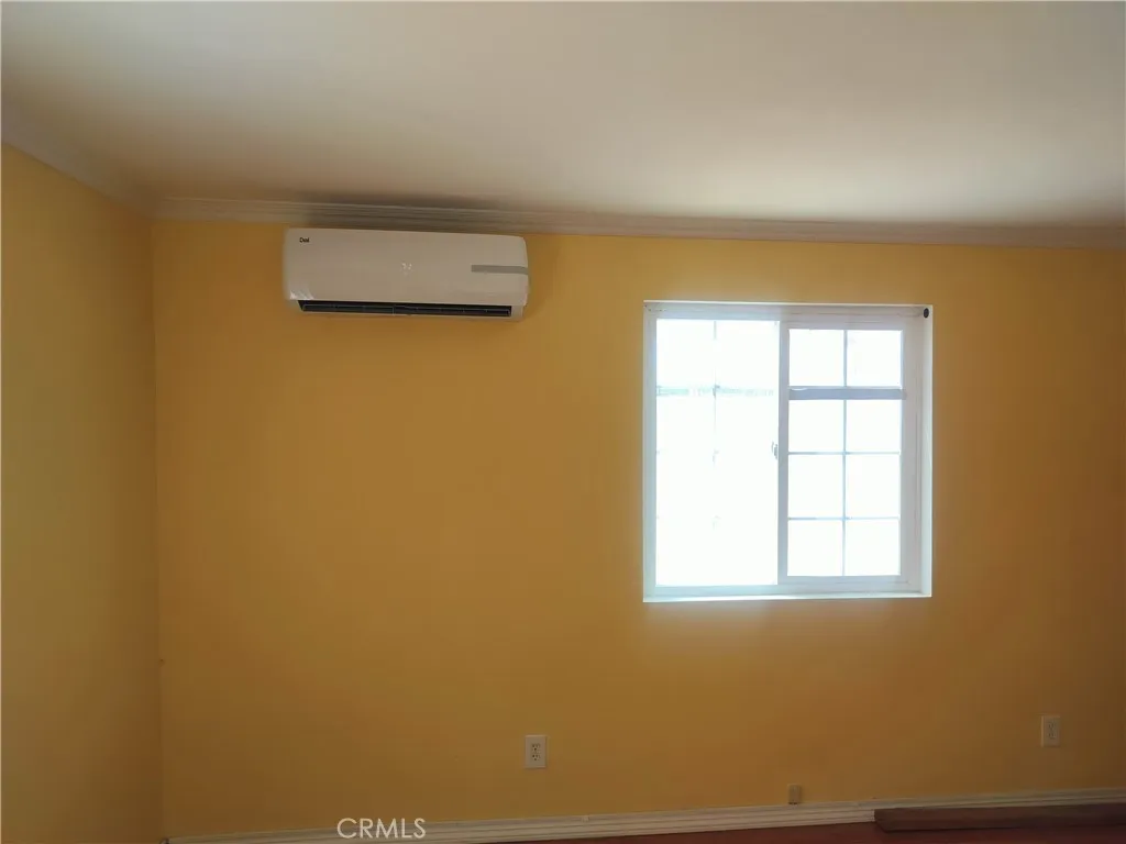 14833 Victory, Van Nuys, California 91411 — photo 5