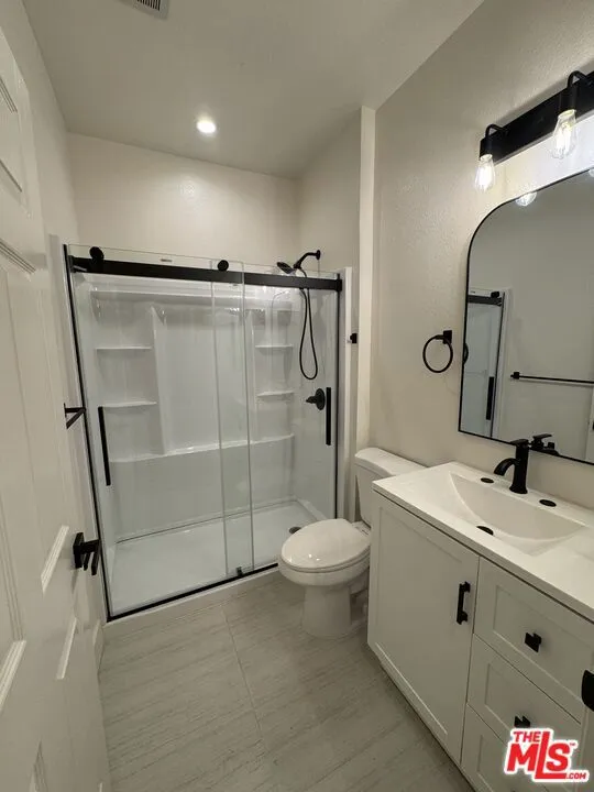 Bathroom 2: new shower, vanity